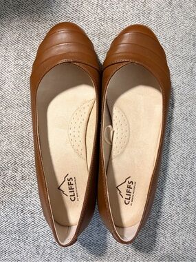 Cliffs by White Mountain Cognac Ballet Flats